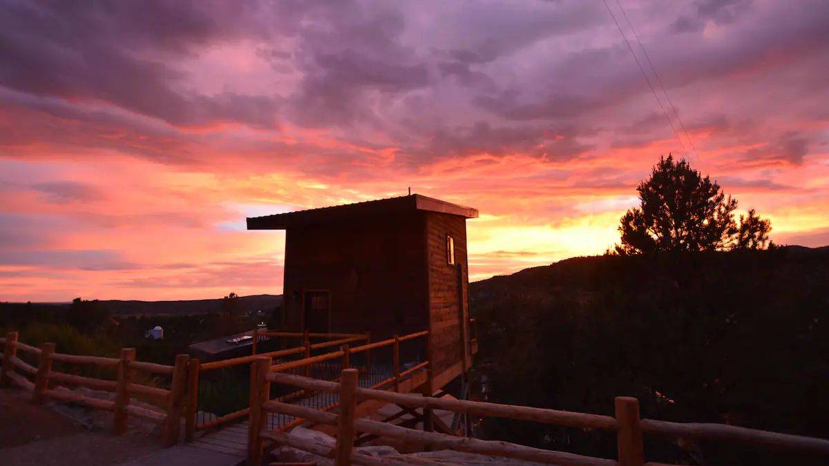 28 Epic Treehouses Across the U.S. You Can Rent with Your Kids