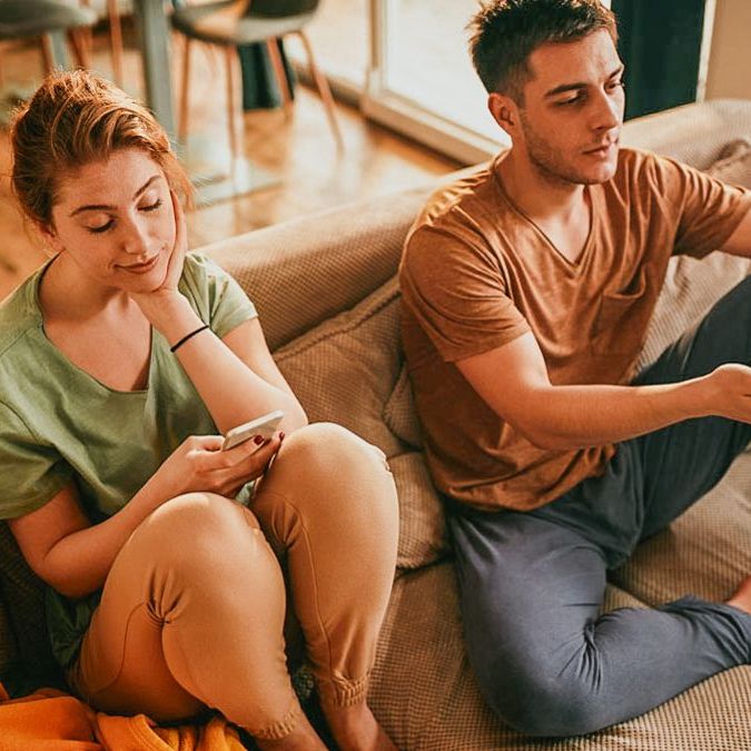 6 'Normal' Things in Your Relationship That Are Actually Unresolved Resentment