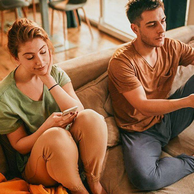 6 'Normal' Things in Your Relationship That Are Actually Unresolved Resentment